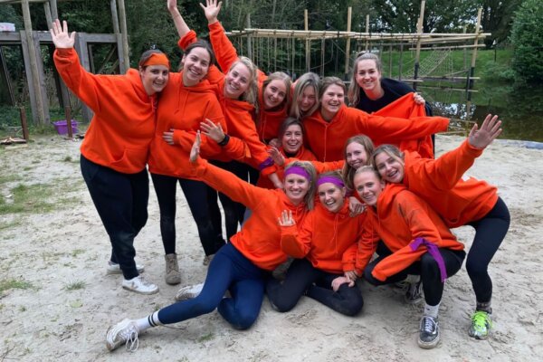 Expeditie Robinson, vriendenuitje, vrijgezellenuitje, bedrijfsuitje Expeditie Robinson, vriendenuitje, vrijgezellenuitje, bedrijfsuitje teambuilding